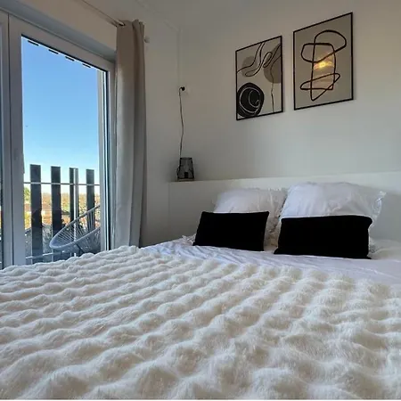 Small Bubble In Toulouse, France T2-parking-1kmmetro-wifi-cosy 拉莫维勒·圣阿日