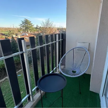 Small Bubble In Toulouse, France T2-parking-1kmmetro-wifi-cosy *