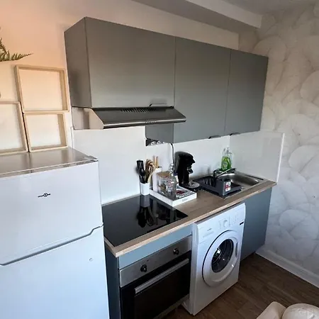 Appartement Small Bubble In Toulouse, France T2-parking-1kmmetro-wifi-cosy *