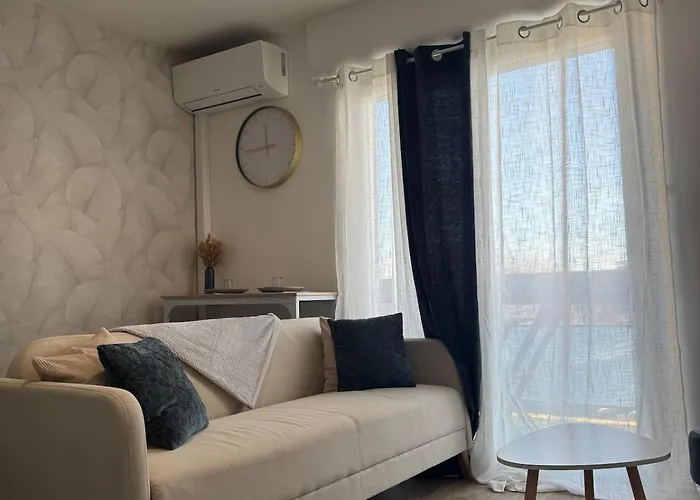 Small Bubble In Toulouse, France T2-parking-1kmmetro-wifi-cosy * Ramonville-Saint-Agne